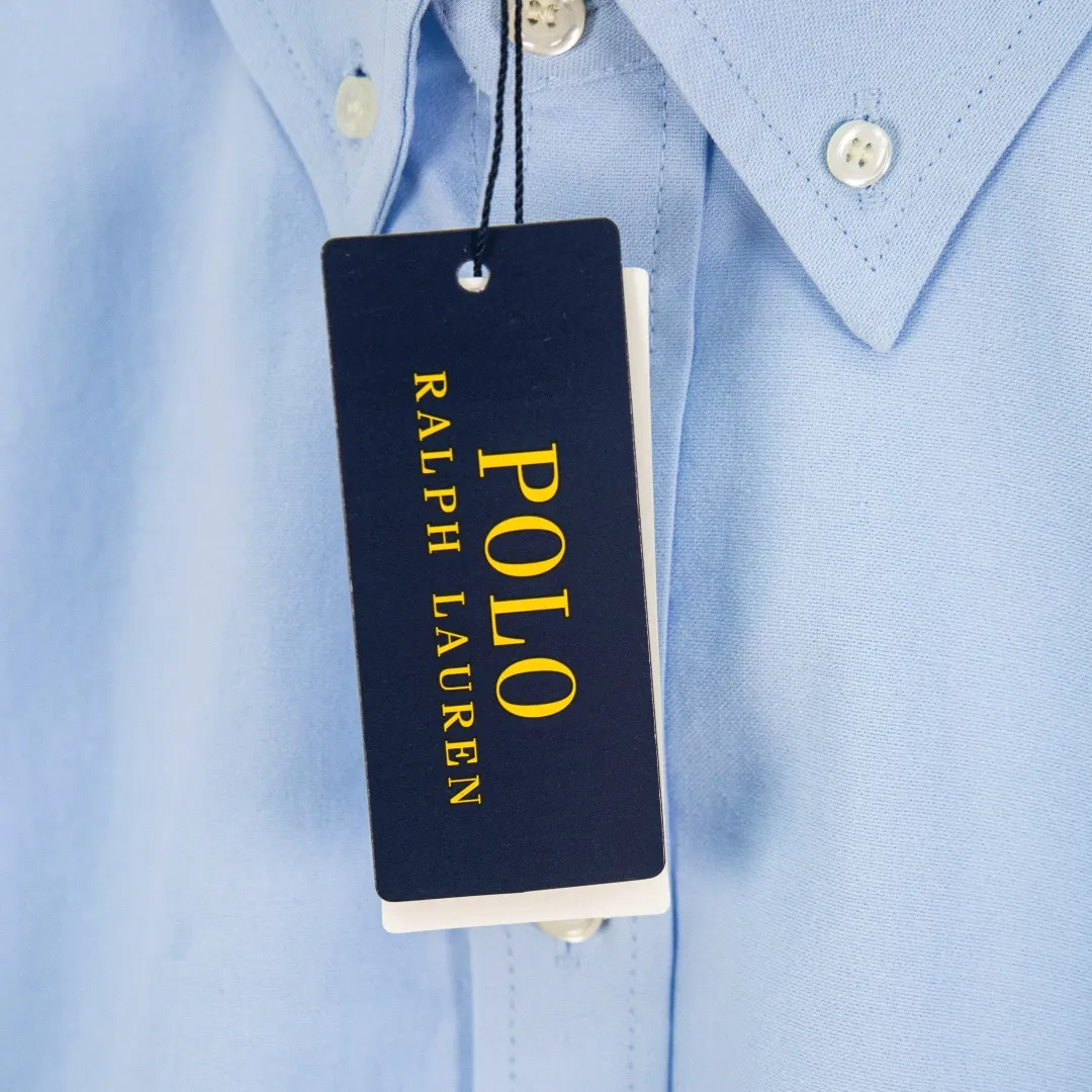 P270 zp version [Exclusive supply] Ralph Lauren/Ralph Lauren's classic evergreen single product 100 cotton Oxford spun old money style casual long-sleeved shirt. 100% restored workmanship. The entire garment is embedded with seams and clean edges. The upper back seams are reorganized for a better fit. ✅ 100 cotton Oxford spun on the face. Pre-wash treatment. The texture is tight and soft. ✅ Custom dyed original pearlescent white bottom buttons. Size partitions. ✅ Special shaped chiffon foil is included in the collar door tube. It is not easy to deform and pull. ✅ RL classic version of the Oxford shirt. The thick and crisp feeling brought by the Oxford cloth. It can be worn alone or as an outer layer. It can be worn in all seasons. It is a must-have item for the wardrobe. Get it with your eyes closed. Color: black, white, pink, blue, carbon gray, khaki, navy blue and red label, dark blue and white label (8 colors) Size: S M L XL Number: WW10972